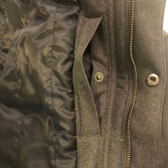 BANANA REPUBLIC WINTER COAT - Picture 4 of 10